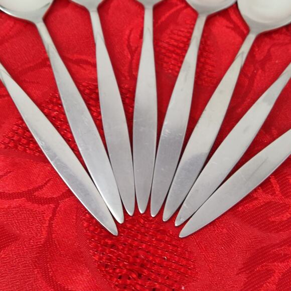 8X Tsp Oneida Oneidacraft Deluxe Stainless Wintersong Teaspoons - Picture 5 of 12